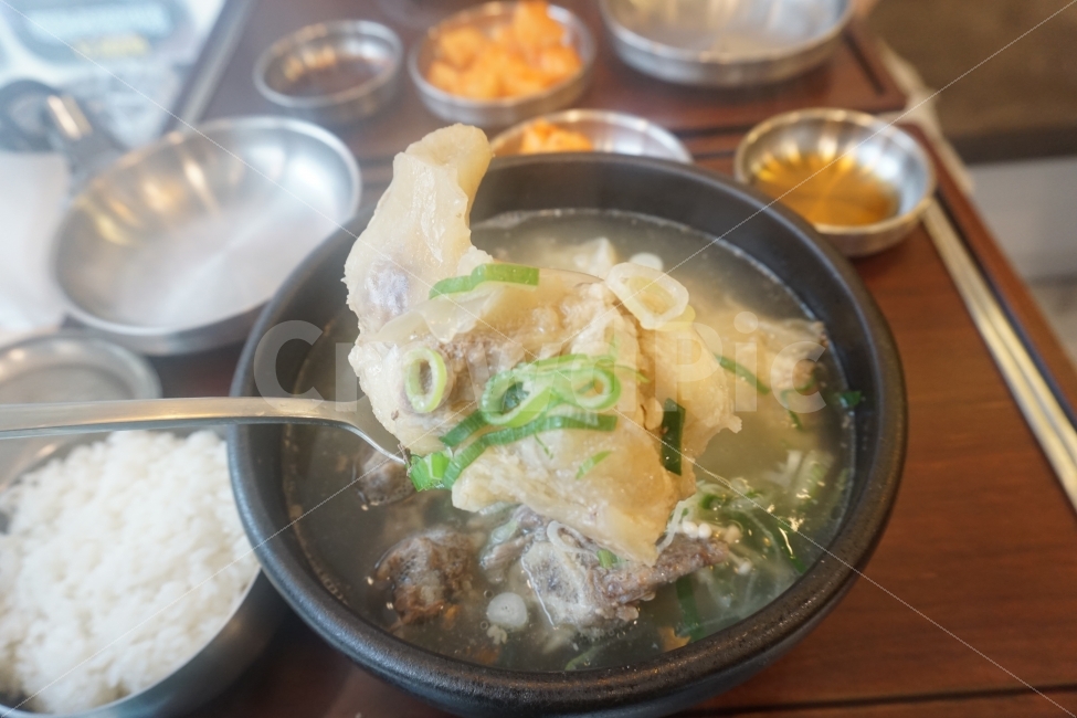 갈비탕,도가니탕,도가니갈비탕,고깃국,뚝배기갈비탕,한국전통,한국문화,korean traditional,korean culture,음식,식재료,요리,food,cook,meal,dishes,food reserves,육류,고기,meat,한식,한국음식,한국요리,korean food,korean dishes,korean meal,korean cook