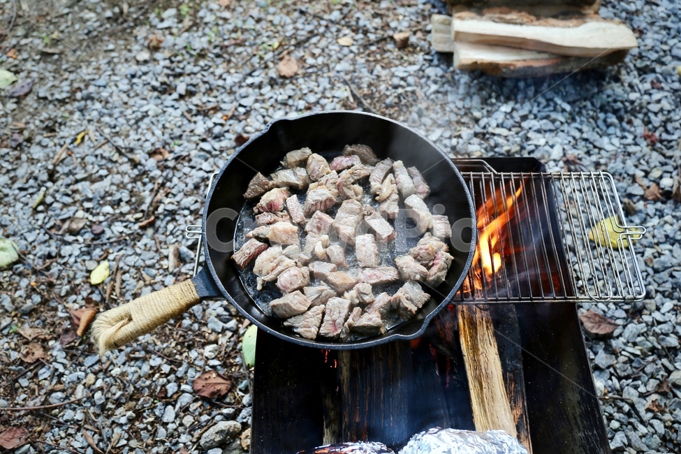 캠핑,주물팬,화로대,바베큐,캠핑요리,캠핑용품