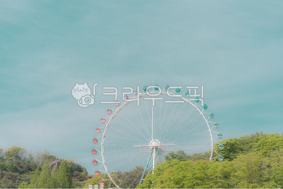 amusementpark,놀이공원,하늘,푸른하늘,관람차,대관람차,나무,숲,놀이공원,놀이동산,놀이터,amusement park,playground