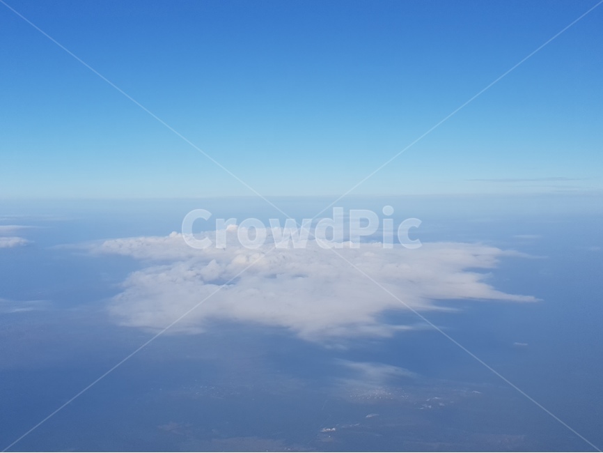 구름,하늘,창공,cloud,sky,청명,깨끗함,자연,풍경,nature,landscape,outdoors,옥외,azure sky,푸른 하늘