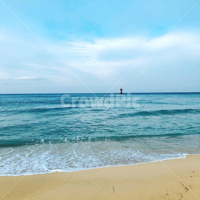 바다,파도,모래,하늘,해수욕장,자연,풍경,nature,landscape,해변,바다,beach,sea,등대,lighthouse,outdoors,옥외,water,물,ocean,대양,shoreline,해안선