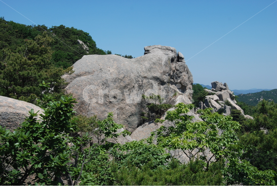 용봉산,병풍바위,의자바위,물개바위,행운바위,자연의위대함,등산로,능선,아름다움,신비스런산,돌,산행,힐링,자연,감성,등산,계절,여행,한국,한국명산,한국등산,풍경,눈,나무,하늘,바람,바람소리,환경,생태계,산,땅,자연,풍경,nature,landscape,한국자연풍경,한국자연경관,korea nature landscape,outdoors,옥외,cliff,낭떠러지
