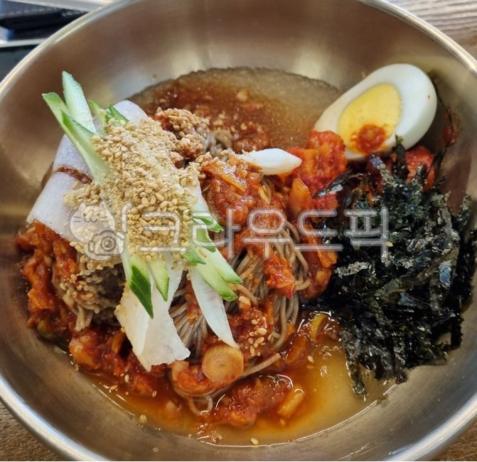 meal,egg,dish,Bibim Naengmyeon,plate,food,Cold noodles