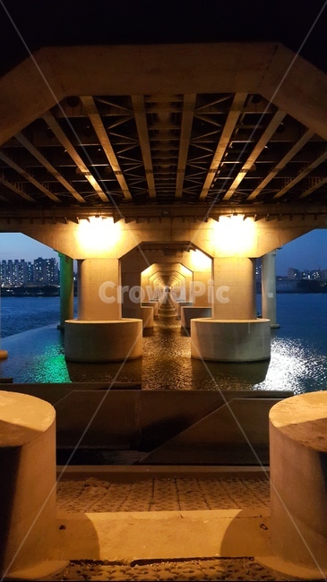 잠실,한강,잠실대교,야경,물,야경,밤,풍경,nightscape,night,landscape,건축물,건물외관,exterior,building,structure,architecture,construction,flooring,바닥,wood,나무,floor