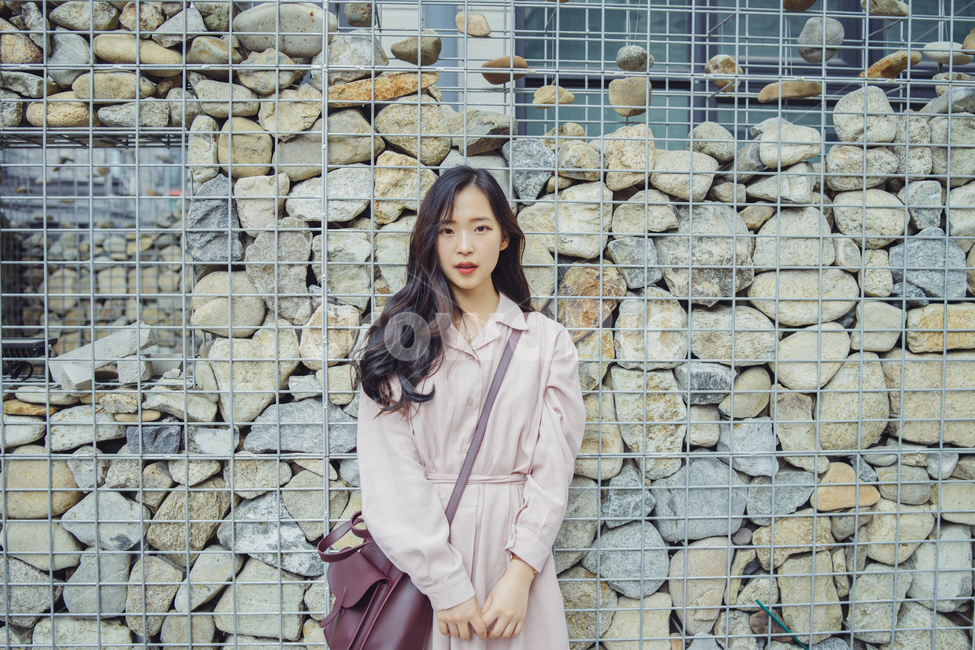 인물사진,사람,감성사진,봄,휴식,힐링,portrait,사람,인물,인간,human,person,얼굴표정,facial expression,face,여성,여자,woman,female,lady,패션스타일,의상,fashion,style,감성,sensible,feeling