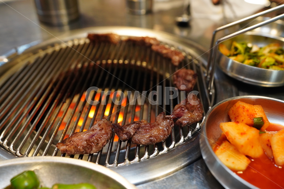 고기,화로,연탄,음식,육류,육식,구이,안주,먹거리,먹방,food,연탄구이,불판,식사,한식,소고기,한우,술자리,술안주,음식,식재료,요리,food,cook,meal,dishes,food reserves,육류,고기,meat