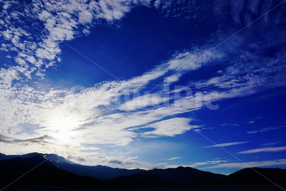 하늘,구름,파란색,가을,태양,해,산,자연,풍경,nature,landscape,outdoors,옥외,sky,azure sky,푸른 하늘