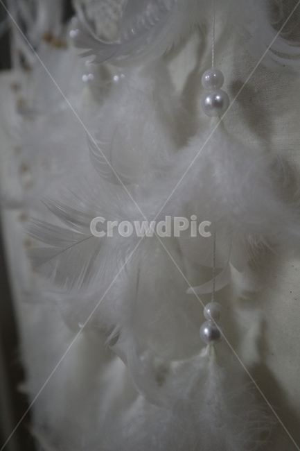 가정장식,homedecor,깃털,장식,깃털장식,흰색,하얀깃털,진주,구슬,feathers,decorations,featherdecorations,white,whitefeathers,pearls,beads,domesticdecorations