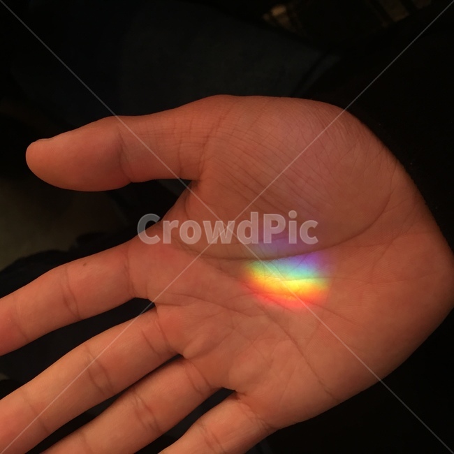 손,손바닥,무지개,프리즘,감성,남자손,palm,hand,rainbow,prism,man’shand,warm,따뜻한,hopeful,사람,인물,인간,human,person,신체일부,몸,body