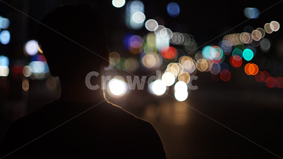 야경,인물,뒷모습,감성,도시,밤,보케,빛,light,색깔,저녁,조명,사람,외로움,고독,city,야경,밤,풍경,nightscape,night,landscape,사람,인물,인간,human,person,남성,남자,man,male,감성,sensible,feeling,고독함,외로움,쓸쓸함,우울함,슬픔,lonely,solitary,lighting,flare,플레어