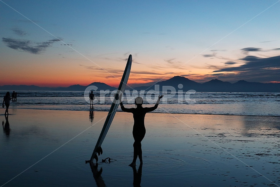 다대포해수욕장,일몰,바다,풍경,실루엣,silhouette,사람,person,인간,human,자연,nature,배경,하늘,구름,서퍼,서핑,여자,여자서퍼,자연,풍경,nature,landscape,실루엣,그림자,silhouette,shadow,인물실루엣,사람실루엣,character silhouette,human silhouette