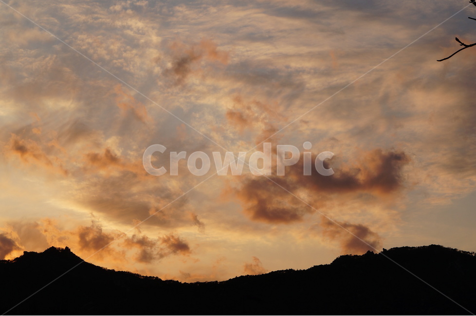 노을,저녁,석양,구름,맑음,붉음,자연,풍경,nature,landscape,실루엣,그림자,silhouette,shadow,outdoors,옥외,sky,하늘,cloud