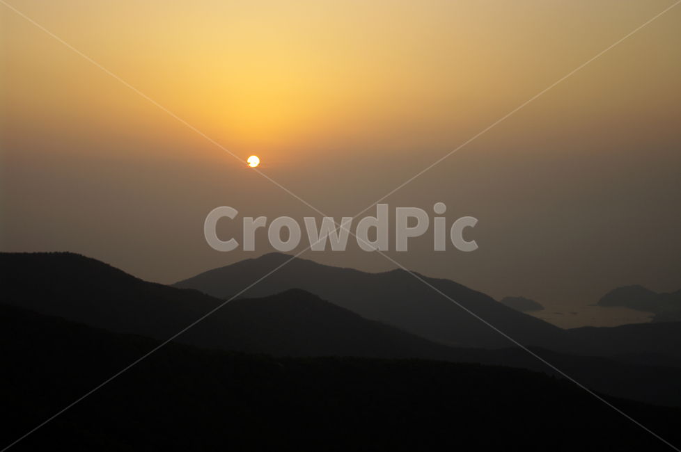 노을,하늘,산,구름,일출,풍경,자연,풍경,nature,landscape,outdoors,옥외,sunset,일몰,red sky,붉은 하늘,sky,dusk,황혼,dawn,새벽