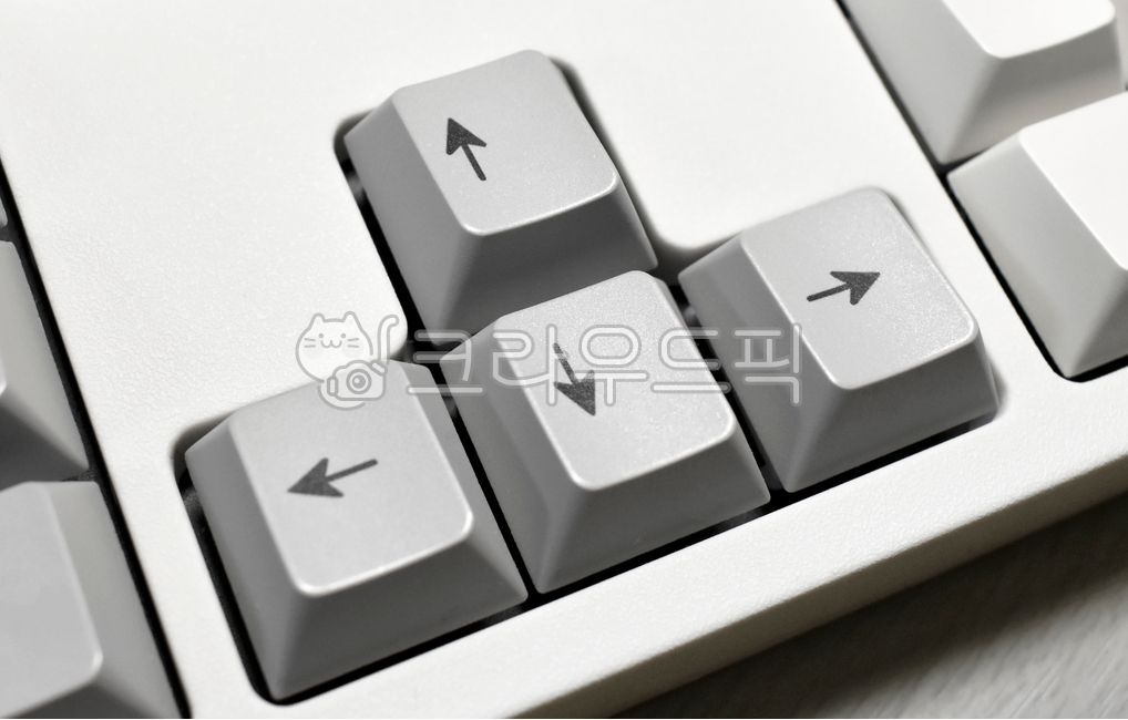 keyboard,arrowkey,electronics,computer keyboard,arrow,arrow keys,arrow key,computerhardware,button,computer,computer hardware,computerkeyboard,key,direction,hardware