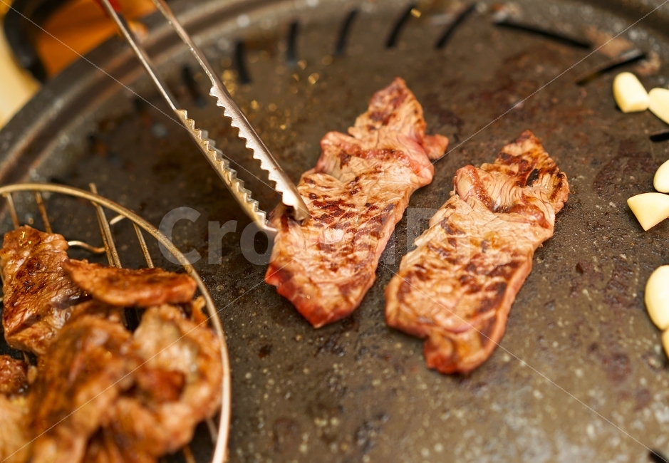 식사,고기,소고기,술자리,모임,육류,소,먹방,푸드,구이,만남,육즙,육질,맛집,풍미,한끼,한잔,토시살,식욕,음식,식재료,요리,food,cook,meal,dishes,food reserves,육류,고기,meat,한식,한국음식,한국요리,korean food,korean dishes,korean meal,korean cook