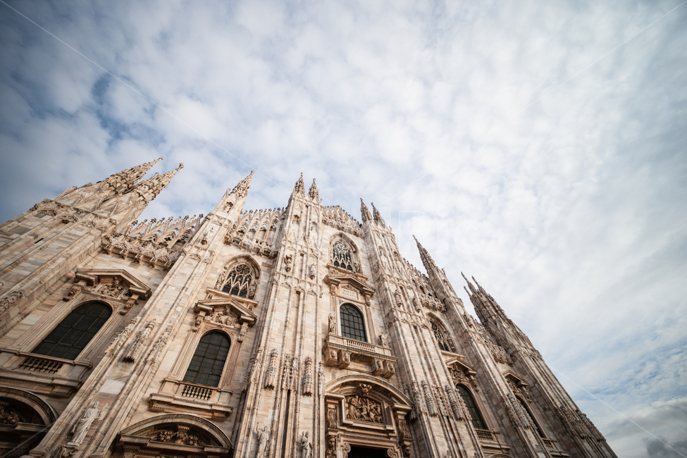 이탈리아,대성당,두오모,duomo,밀라노,milan,italy,랜드마크,landmark,tourist attraction,해외,외국,세계,foreign,oversea,world,세계랜드마크,해외랜드마크,외국랜드마크,world landmark,world tourist attraction,종교,신앙,religion,belief,faith,건축물,건물외관,exterior,building,structure,architecture,construction,spire,첨탑,tower,탑,steeple,뾰족한 탑,건물