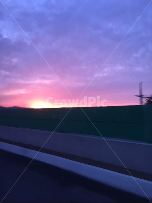 보라,하늘,태양,감성,분위기,도로,서울특별시,교통,교통수단,traffic,transportation