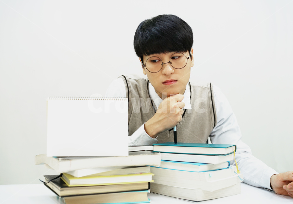 수능,교육,학생,교복,시험,강의,수업,고등학생,고3,남고생,남자고등학생,남고,수능시험,기말고사,중간고사,모의고사,exam,quiz,test,학업,공부,남자,남학생,사람,인물,인간,human,person,얼굴표정,facialexpression,face,남성,man,male,학교,education,learning,study,schoo,사람,인물,인간,human,person,얼굴표정,facial expression,face,남성,남자,man,male,감정표현,기분,feeling,emotion,교육,학교,공부,education,learning,study,school