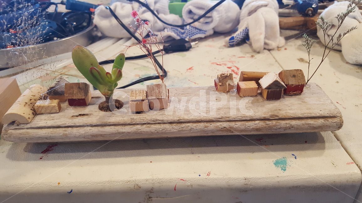 쓰레기,업싸이클링,업사이클링,해양,바다,작품,예술작품,식물,집,나무,미술,바다쓰레기,재활용