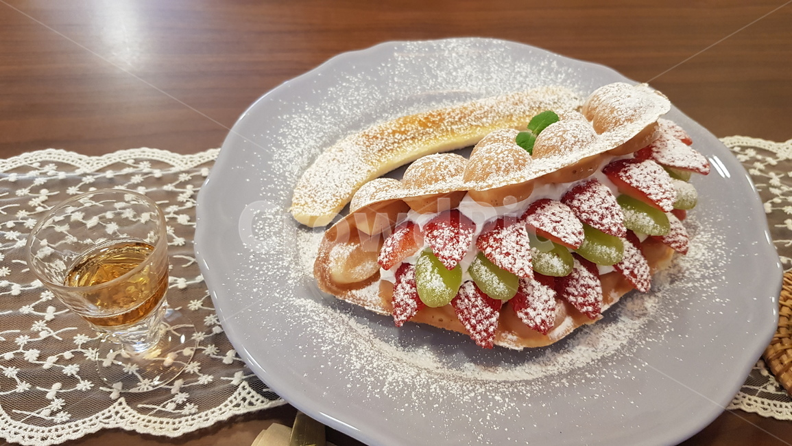 디저트,홍콩와플,과일디저트,카페,딸기디저트,음식,식재료,요리,food,cook,meal,dishes,food reserves,디저트,간식,후식,dessert,snack