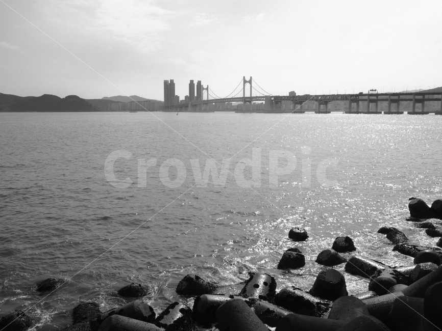 부산,흑백,흑백사진,다리,바다,방파제,자연,풍경,nature,landscape,흑백,모노톤,monochrome,black and white