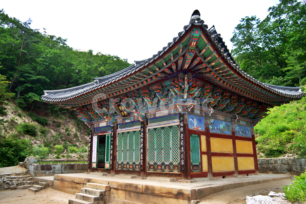 청평사,오봉산,법당,춘천,아미타불,본존,고건축,불교사찰,축대,돌계단,극락보전,한국전통,한국문화,korean traditional,korean culture,종교,신앙,religion,belief,faith,건축물,건물외관,exterior,building,structure,architecture,construction