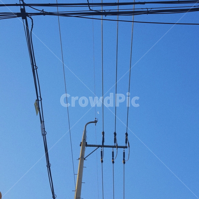하늘,sky,달,moon,전기줄,전봇대,출근길,초승달,풍경,분위기,감성,아침,아침하늘,푸른하늘,이른아침,nature,자연,일상,daily,picture,landscape