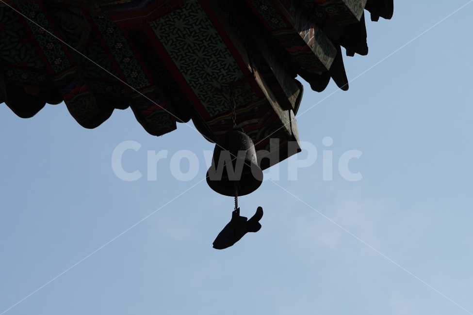 풍경,종,잉어,절,사찰,불교,종교,한국,전통,역사,문화재,문화,한옥,지붕,처마,하늘,종소리,신앙,부처,소망,소원,temple,Buddhism,buddha,석가모니,고타마싯다르타,korea,한국적인,한국적,한국문화,유적,유적지,한국전통,감성사진,감성,힐링,힐링사진,스냅,스냅사진,스넵사진,스넵,snap,사물,물건,오브젝트,object,컨셉,콘셉,concept,믿음,기도,한국전통,한국문화,korean traditional,korean culture