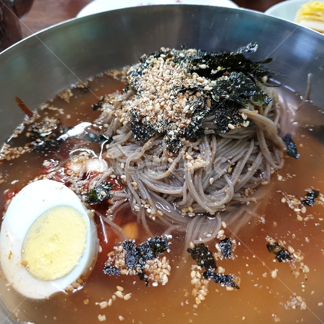 막국수,명태막국수,시원한,한국음식,한국면요리,maknoodle,myeongtaemakguksu,cool,koreanfood,koreannoodlecooking,food
