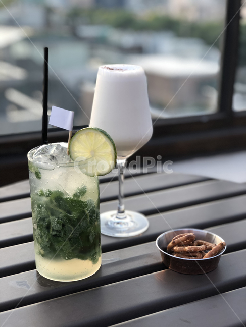 모히토,모히또,음료,음료수,카페,칵테일,포커스,카페음료,아이스,프레첼,다과,술,주류,alcohol