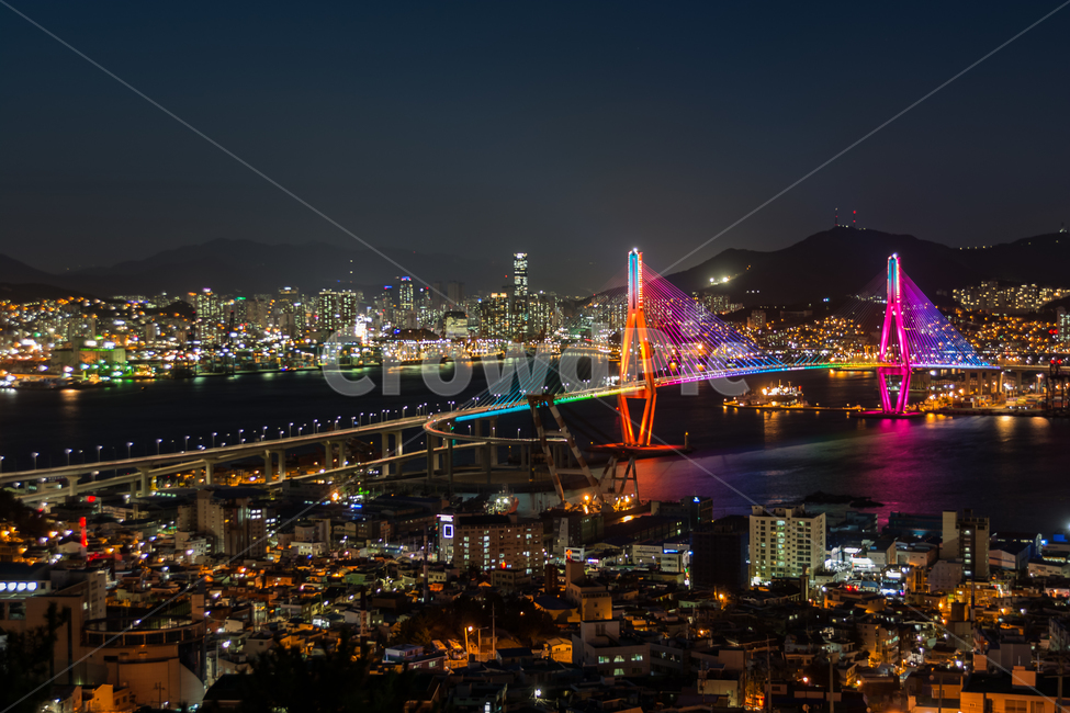 night view,atmosphere,Busan Port,color,scenery,sea,Busan Port Bridge,Busan,port,bridge,attractions,travel,architecture