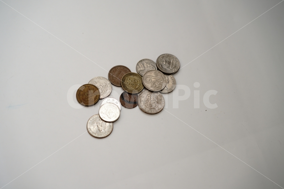 	동전,코인,외화,돈,머니,잔돈,돈뭉치,금융,외국돈,다양성,수집,금융,돈,finance,banking,money,누끼,remove background