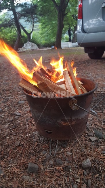 모닥불,캠프,캠핑,캠프파이어,여행,불,fire,밤,휴가,숯불,숯,불꽃,난로,열,장작불,활활타오는불,야경