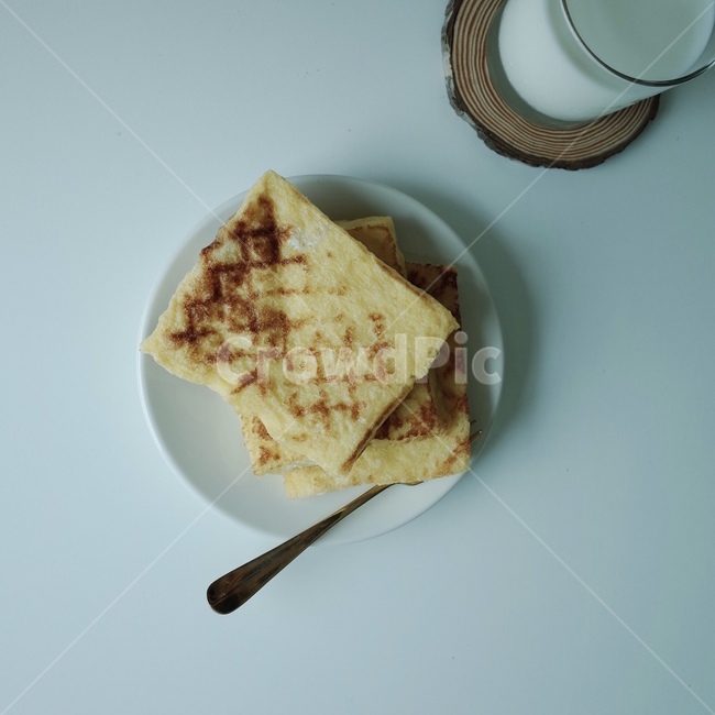 카페,디저트,빵,브런치,플레이팅,토스트,우유