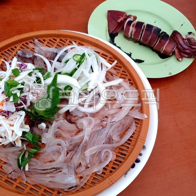 오징어,오징어회,오징어통찜,food,음식,속초,오징어난전