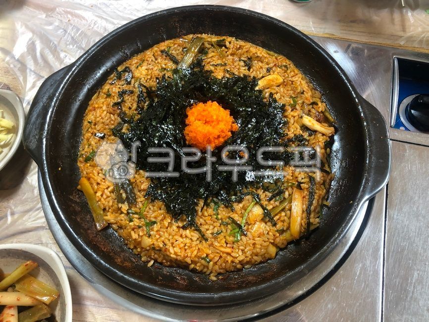 파장어,파장어볶음밥,볶음밥,장어,연어알,한식,food,음식,korea,koreanfood,김,김가루,eel,friedrice