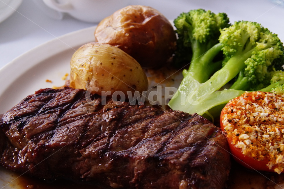 스테이크,음식,브로컬리,감자,요리,음식,식재료,요리,food,cook,meal,dishes,food reserves,양식,서양음식,서양요리,western food,western dishes,western meal,western cook