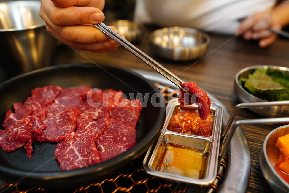 육사시미,소고기,한우,음식,술안주,안주거리,육식,육류,날것,소,색감,레드,한식
