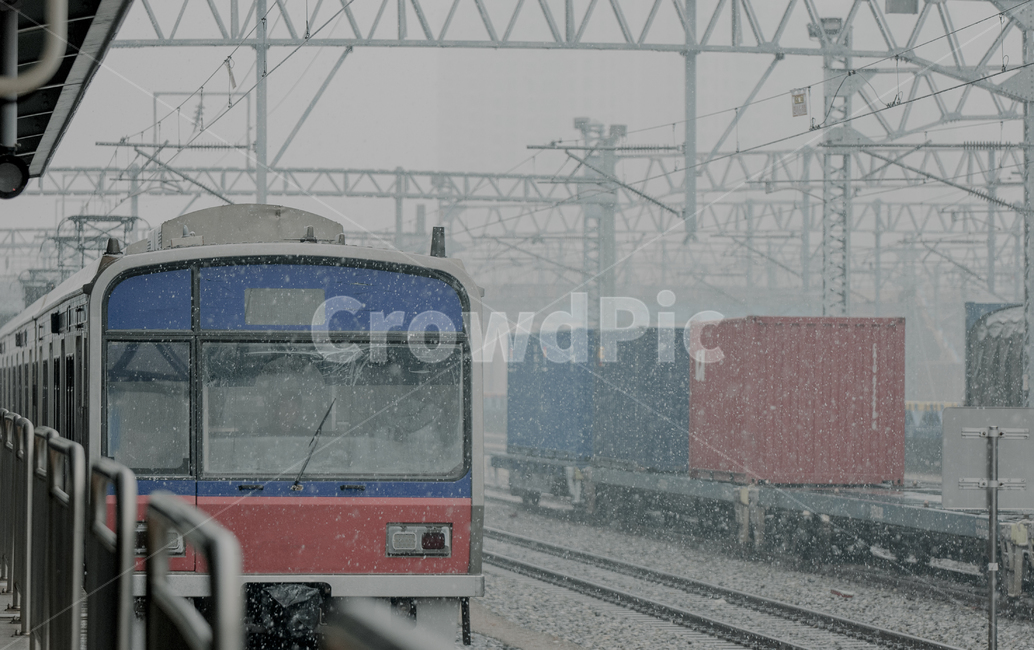 rail,레일,traintrack,기찻길,transportation,교통,railway,철도,vehicle,train,기차,대중교통,subway,지하철,전철,열차,겨울,계절,winter,season,교통,교통수단,traffic,transportation