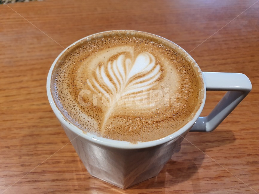 coffeecup,latte,라떼,cup,커피컵,마실것,drink,컵,카레라떼,나뭇잎,white,커피,카페,coffee,cafe