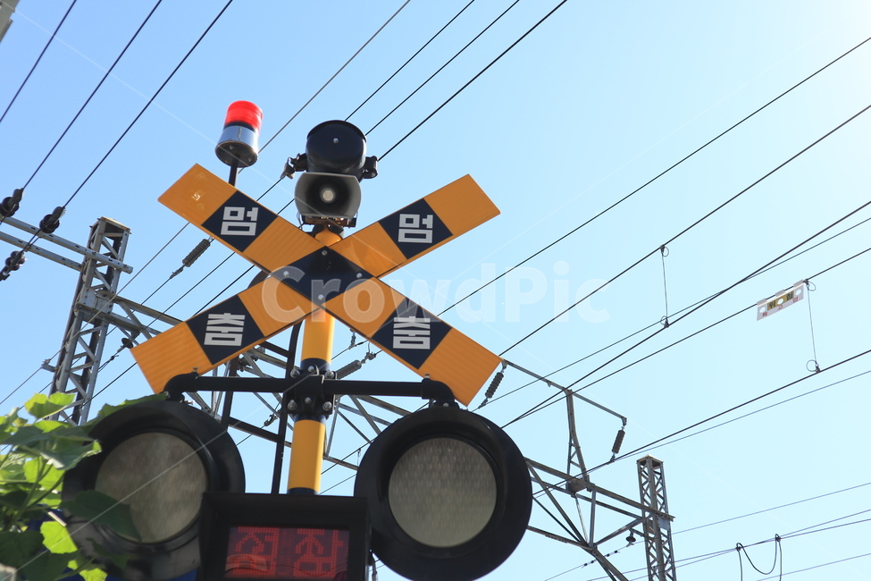 전신주,기차,기찻길,전선,신호등,교통,교통수단,traffic,transportation