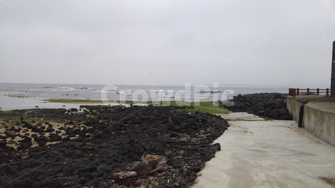 water,sea,대양,ocean,나라,물,바다,shoreline,해안선,제주,제주도,제주바다,제주하늘,제주도바다,제주도하늘,해안,해변,방파제,경치,land,옥외,outdoors,자연,nature,바닥,ground