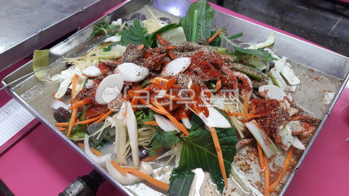 Stirfried Sundae,Seasoned Sundae,green onion,sundae,iron plate,Stirfried seasoning,carrot,Sesame