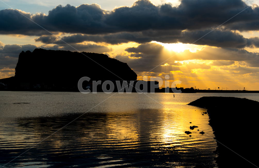 제주도,일출,일출봉,성산,바다,풍경,자연,풍경,nature,landscape,한국자연풍경,한국자연경관,korea nature landscape,제주도,jeju,jeju island,light,빛,flare,플레어,outdoors,옥외,sunlight,햇빛