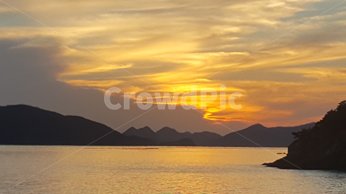 항구,노을,석양,바다,구름,섬,자연,풍경,nature,landscape,outdoors,옥외,land,땅,ocean,대양,sea,water,물,shoreline,해안선