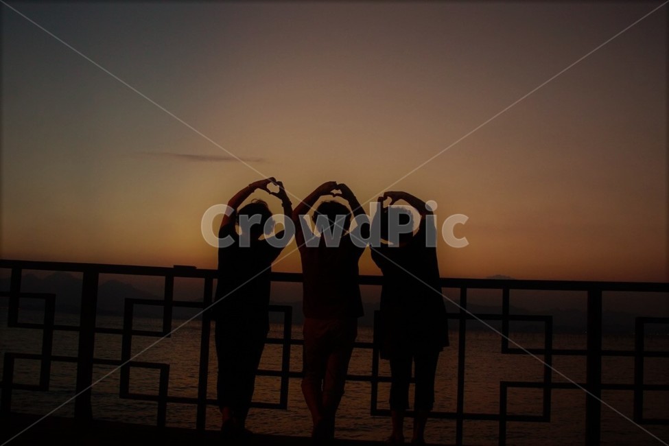 일몰,바다,노을,저녁놀,그림자,자연,풍경,nature,하늘,sky,지는해,한국자연풍경,친구,여행,휴식,trip,사람,구름,사람들,대중,군중,other people,crowd,여성,여자,woman,female,lady,인물실루엣,사람실루엣,character silhouette,human silhouette,human,인간,person,hand,손