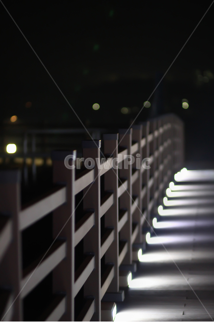 밤풍경,nightview,밤,다리,울타리,조명,감성,감성사진,불빛,야경,밤,풍경,nightscape,night,landscape,handrail,난간,banister,railing