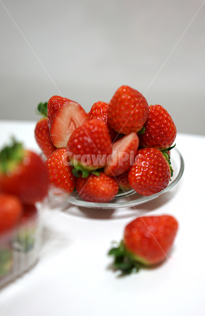 딸기,strawberry,과일,음식,겨울철과일,빨강,레드,red,베리,신선,스트로베리,음식,식재료,요리,food,cook,meal,dishes,food reserves,과일,열매,fruit