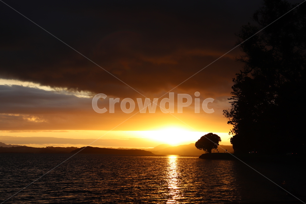 sunlight,햇빛,nature,자연,light,빛,flare,outdoors,석양,노을,sunset,배경,붉은하늘,붉은색,주황색,하늘