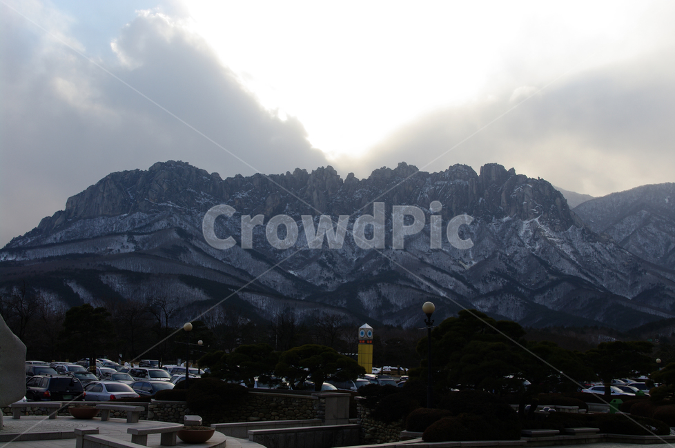 겨울,울산바위,풍경,하늘,바위,강원도,겨울,계절,winter,season,자연,풍경,nature,landscape,한국자연풍경,한국자연경관,korea nature landscape,outdoors,옥외,mountain range,산맥,mountain,산,peak,피크